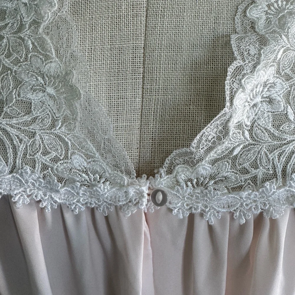 Vintage Christian Dior nightgown - Picture 5 of 12